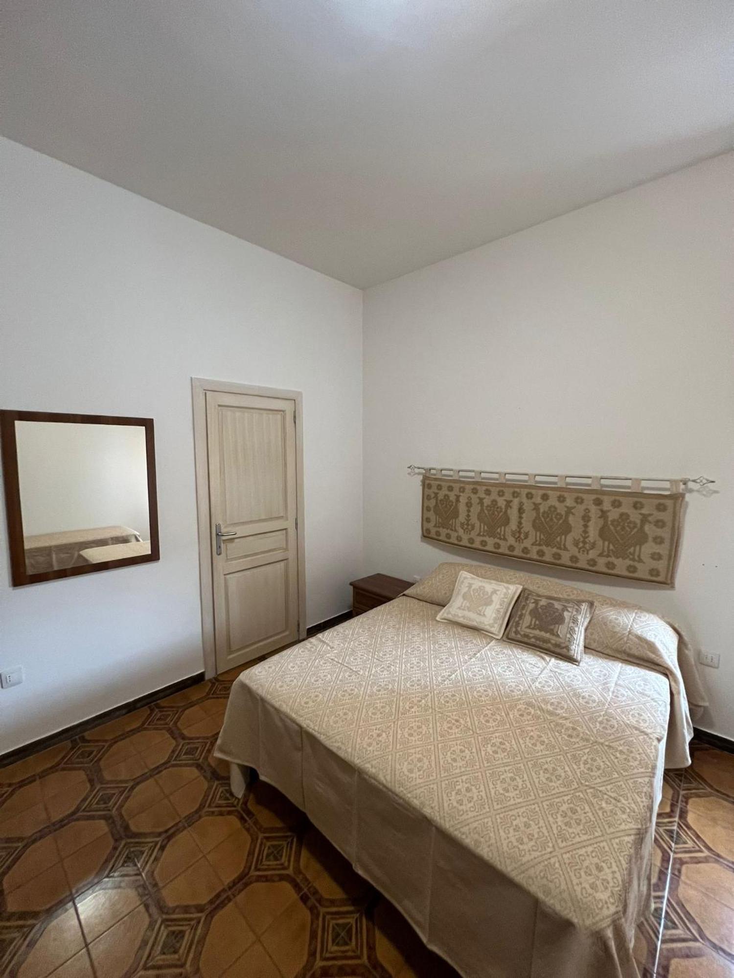 B&B Via Dei Mille Castelsardo Exterior photo