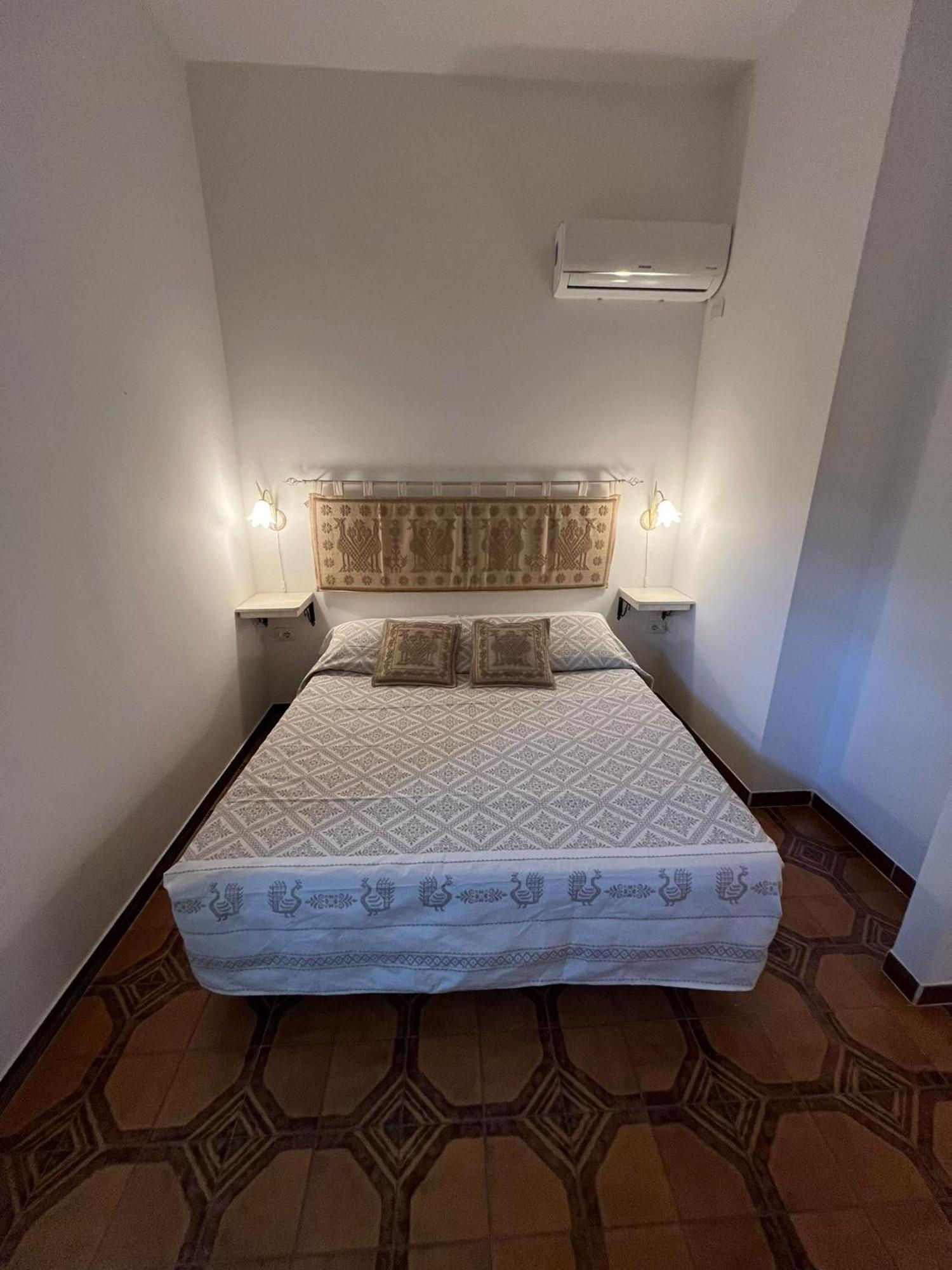 B&B Via Dei Mille Castelsardo Exterior photo